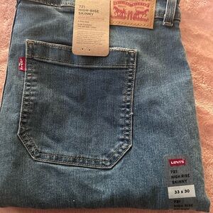 Levi's women’s Classic Blue Skinny Jeans